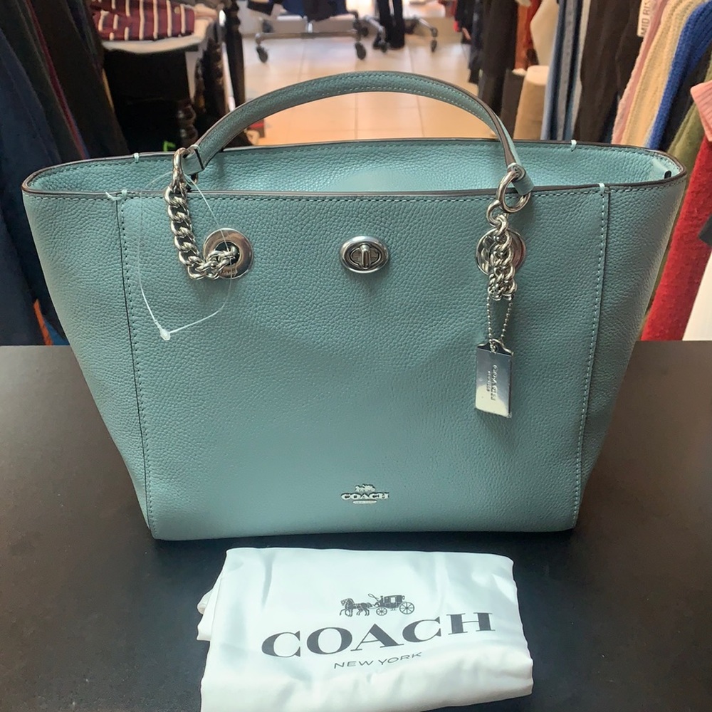 Coach New pebble turnlock chain tote bag in sage